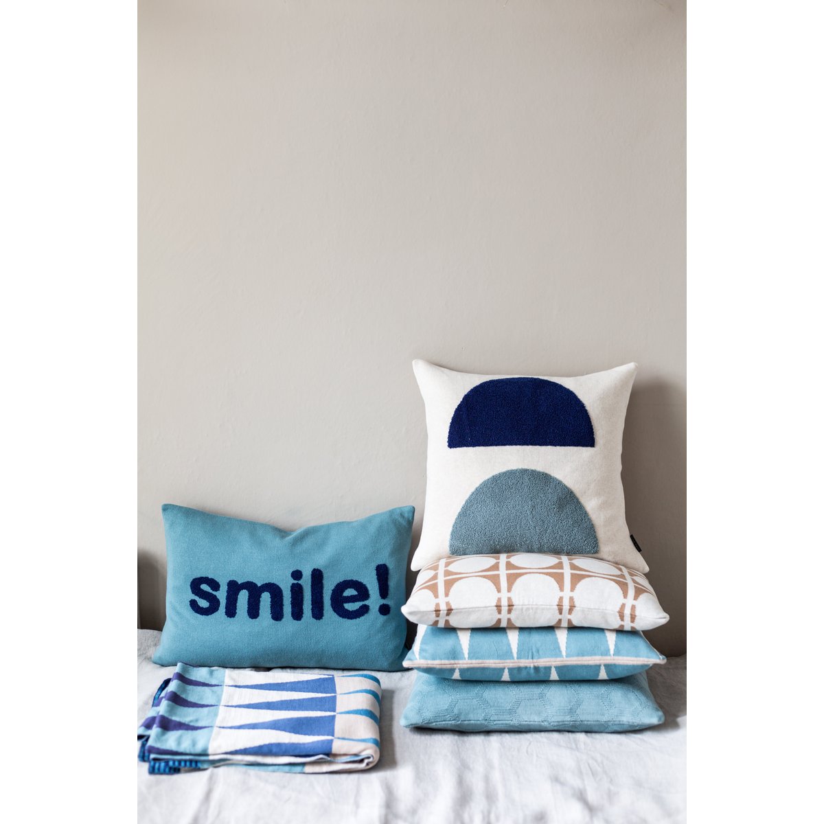 Mona Kussen Blauw