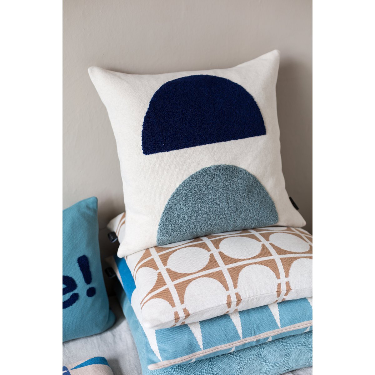 Mona Kussen Blauw